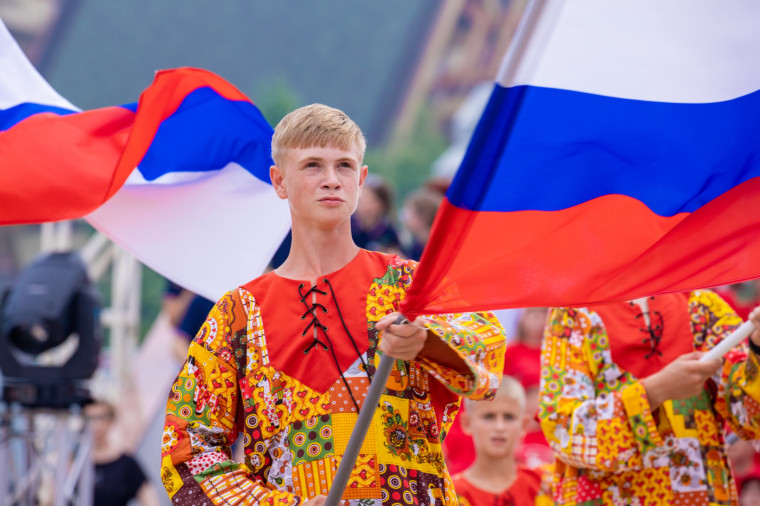 День Государственного флага отмечают во всех федеральных детских центрах.