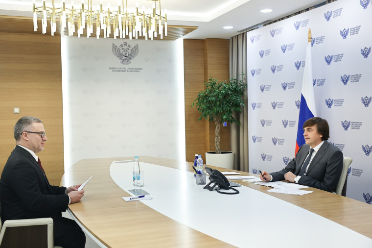 Сергей Кравцов ответил на вопросы граждан на личном приеме.